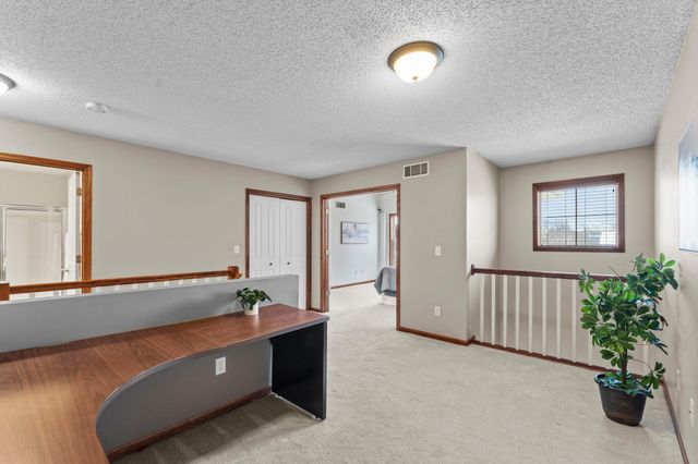 551 Stonewood Lane, Burnsville, MN 55306