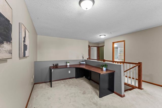 551 Stonewood Lane, Burnsville, MN 55306