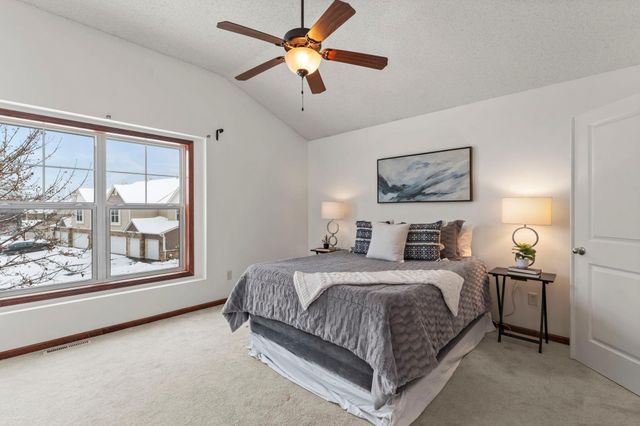 551 Stonewood Lane, Burnsville, MN 55306