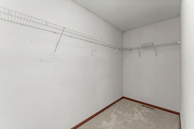 551 Stonewood Lane, Burnsville, MN 55306