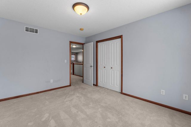 551 Stonewood Lane, Burnsville, MN 55306