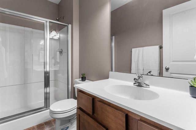 551 Stonewood Lane, Burnsville, MN 55306