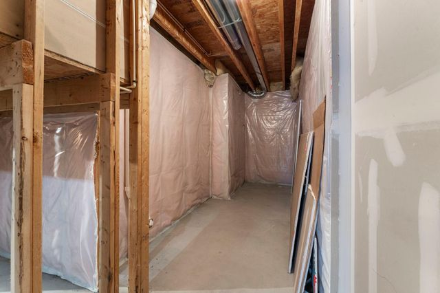 551 Stonewood Lane, Burnsville, MN 55306