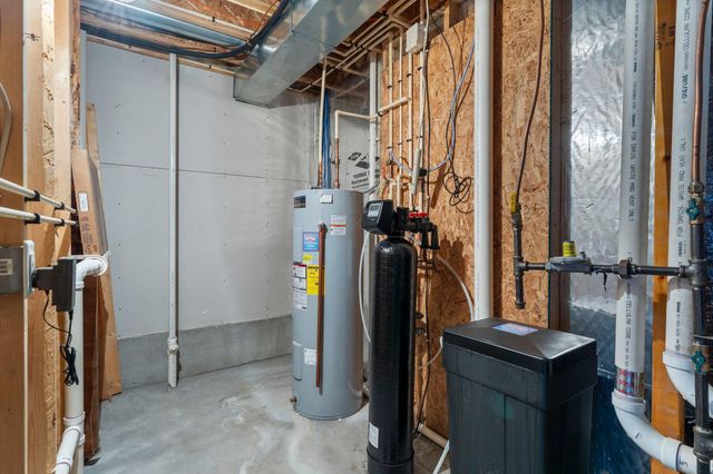 551 Stonewood Lane, Burnsville, MN 55306