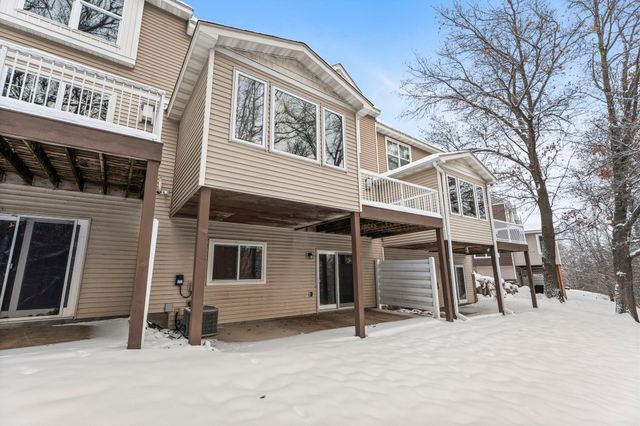 551 Stonewood Lane, Burnsville, MN 55306