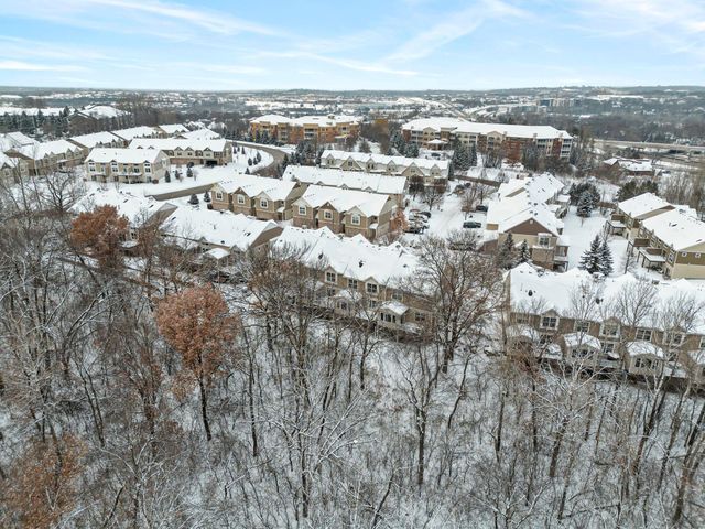 551 Stonewood Lane, Burnsville, MN 55306