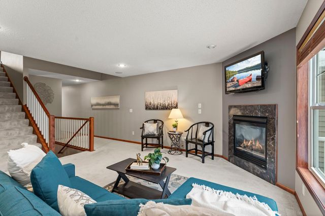 551 Stonewood Lane, Burnsville, MN 55306