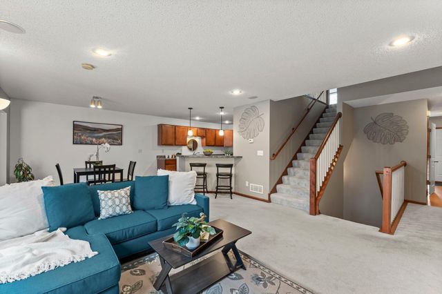 551 Stonewood Lane, Burnsville, MN 55306