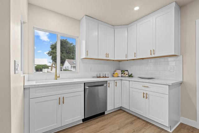 2200 7th Ave, Sacramento, CA 95818