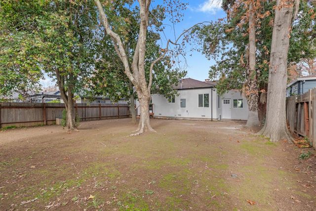 2200 7th Ave, Sacramento, CA 95818