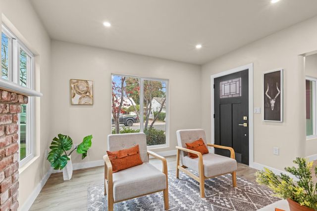 2200 7th Ave, Sacramento, CA 95818