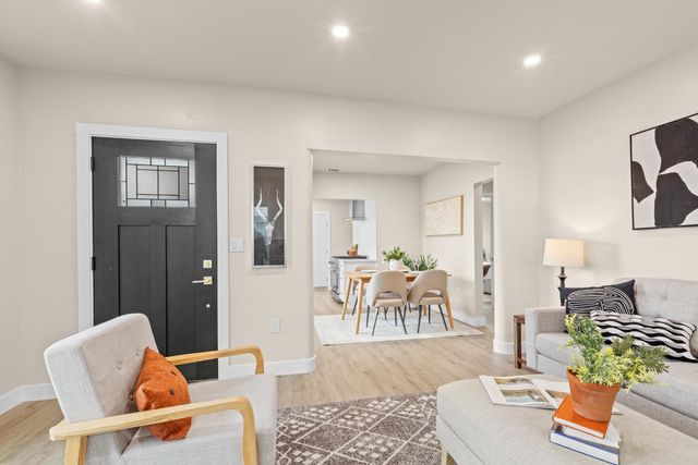 2200 7th Ave, Sacramento, CA 95818