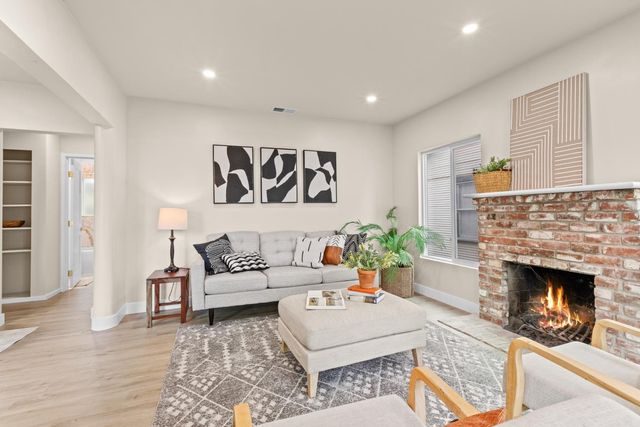 2200 7th Ave, Sacramento, CA 95818