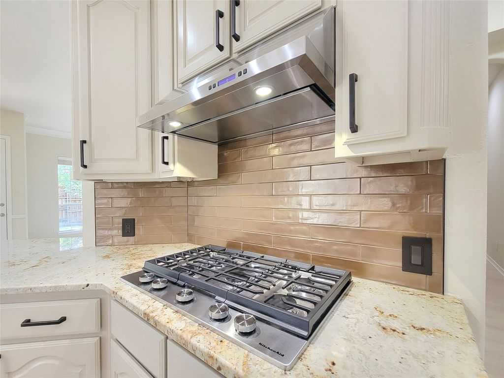 3402 Bentley Court, Highland Village, TX 75077 — exterior