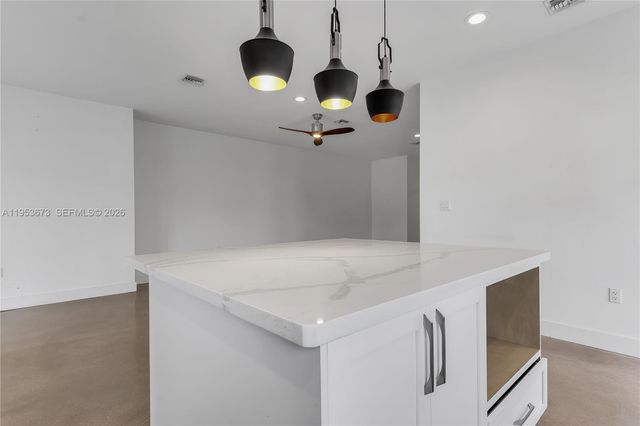 2247 NW 2nd St, Miami, FL 33125