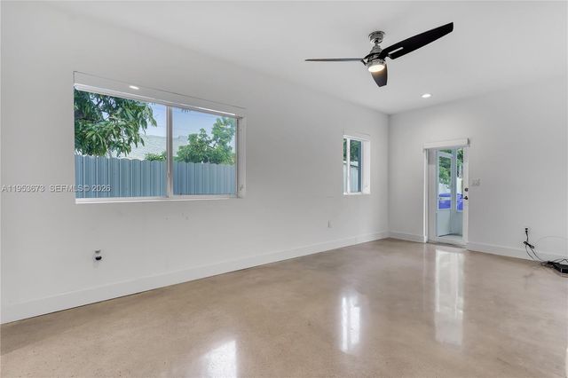 2247 NW 2nd St, Miami, FL 33125