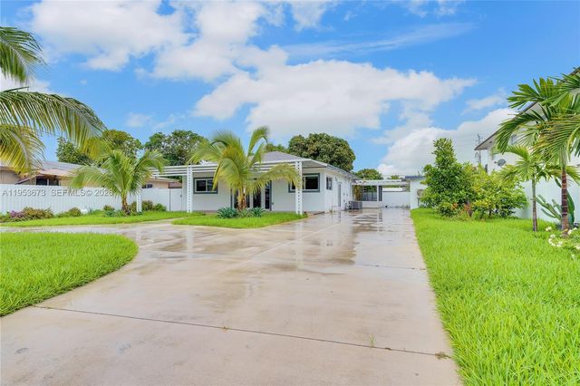 2247 NW 2nd St, Miami, FL 33125