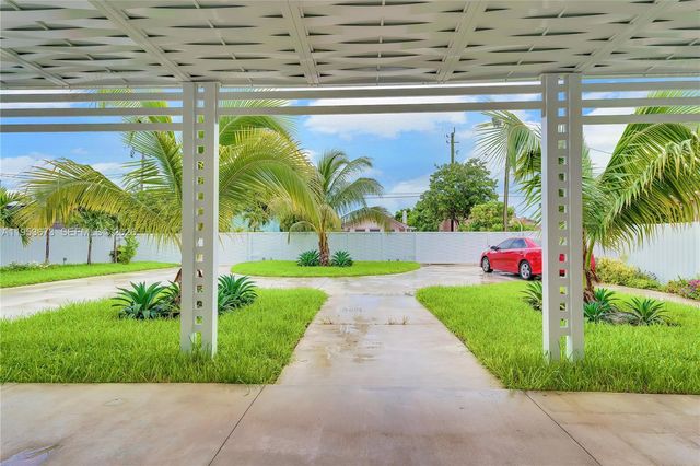 2247 NW 2nd St, Miami, FL 33125