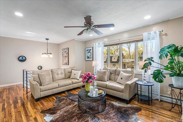27 Stuyvesant Street, Huntington, NY 11743
