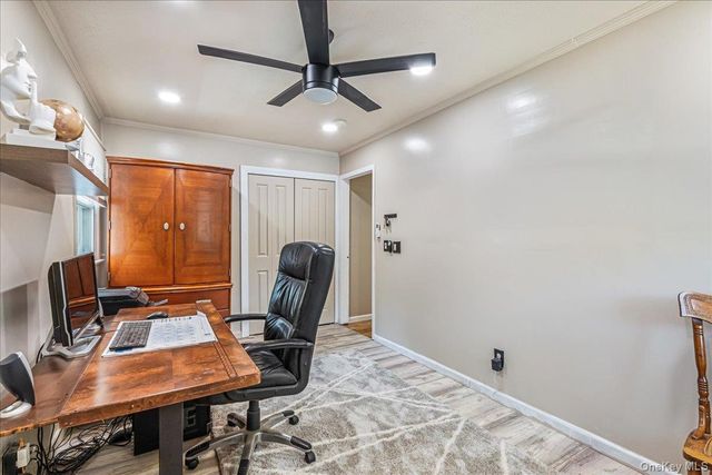 27 Stuyvesant Street, Huntington, NY 11743