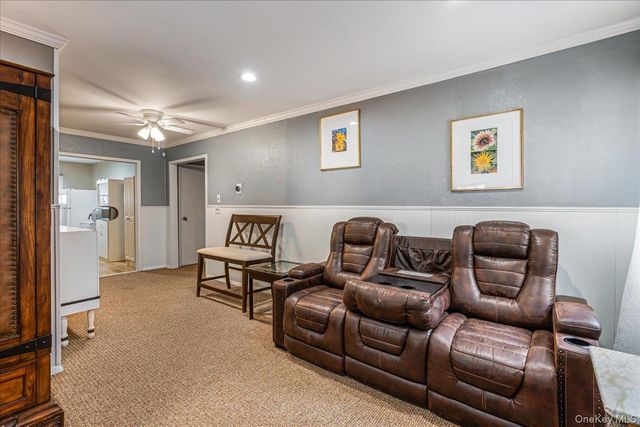 27 Stuyvesant Street, Huntington, NY 11743