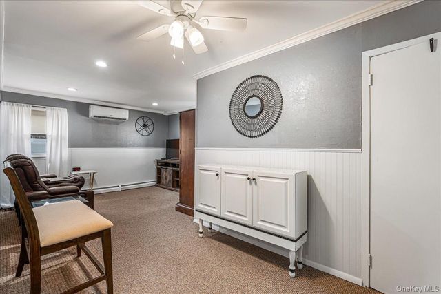 27 Stuyvesant Street, Huntington, NY 11743