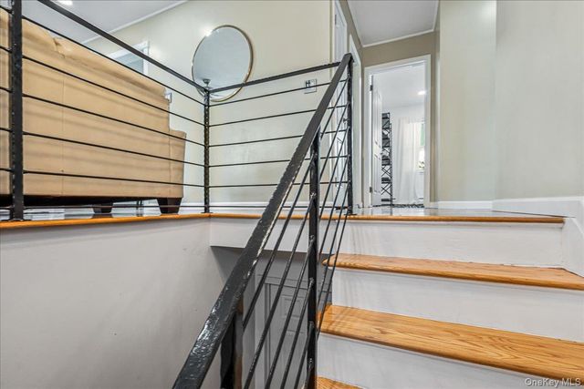 27 Stuyvesant Street, Huntington, NY 11743