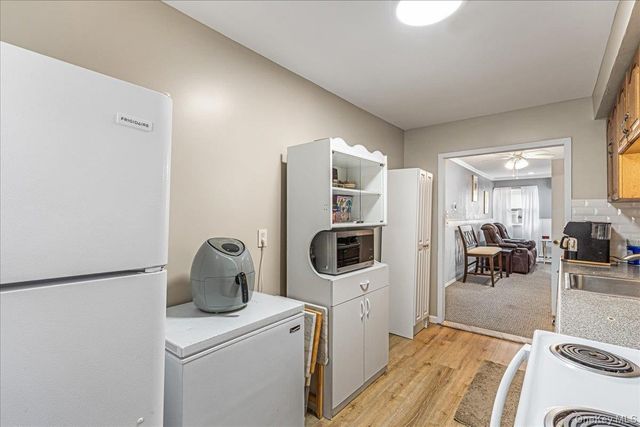 27 Stuyvesant Street, Huntington, NY 11743