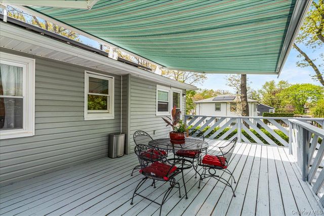 27 Stuyvesant Street, Huntington, NY 11743