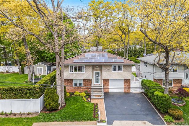 27 Stuyvesant Street, Huntington, NY 11743