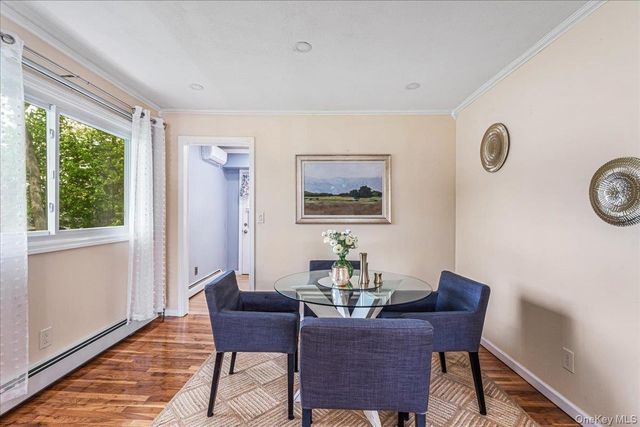 27 Stuyvesant Street, Huntington, NY 11743