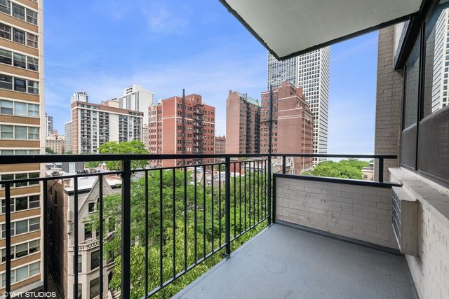 33 E CEDAR Street 8H, Chicago, IL 60611