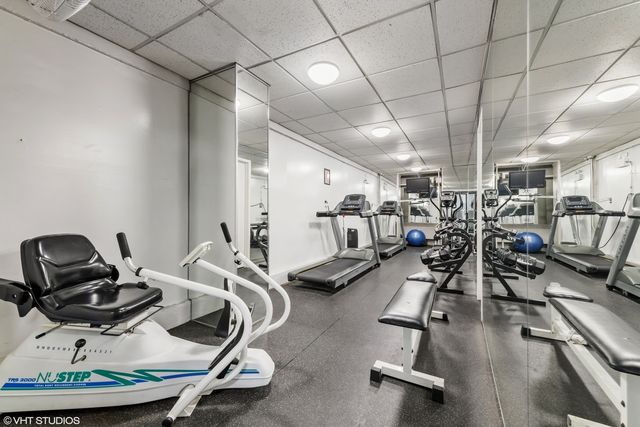 33 E CEDAR Street 8H, Chicago, IL 60611