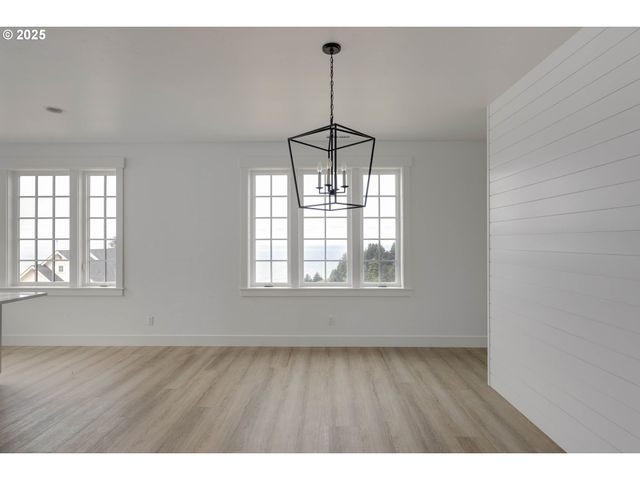 1128 Ne SEASCAPE Ave, Depoe Bay, OR 97341