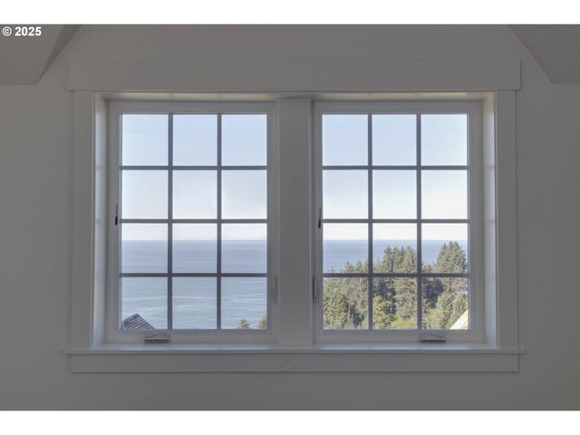 1128 Ne SEASCAPE Ave, Depoe Bay, OR 97341