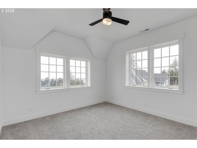 1128 Ne SEASCAPE Ave, Depoe Bay, OR 97341