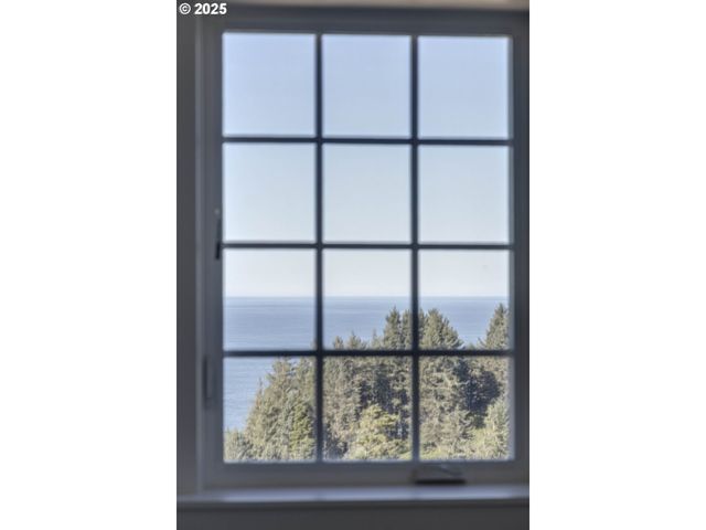 1128 Ne SEASCAPE Ave, Depoe Bay, OR 97341