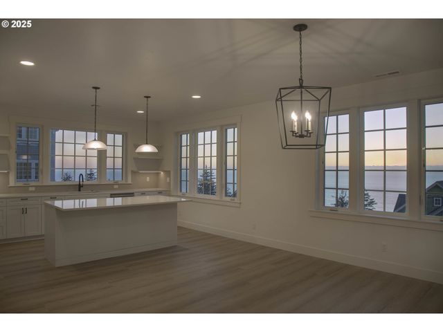 1128 Ne SEASCAPE Ave, Depoe Bay, OR 97341