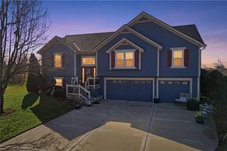 200 E 20th Terrace, Kearney, MO 64060