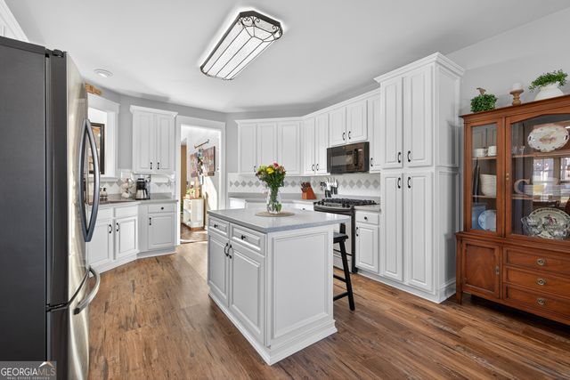 56 Walnut Ridge Drive, Hoschton, GA 30548