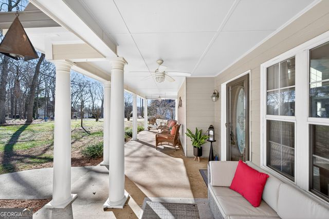 56 Walnut Ridge Drive, Hoschton, GA 30548