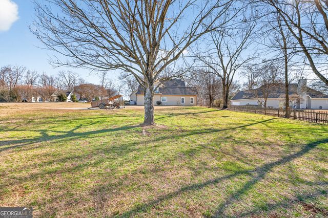 56 Walnut Ridge Drive, Hoschton, GA 30548