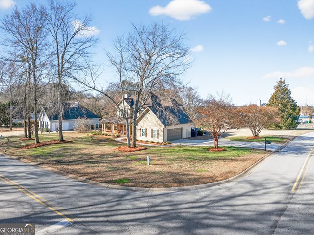 56 Walnut Ridge Drive, Hoschton, GA 30548