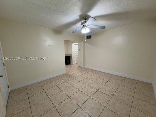 380 E 35th St 9, Hialeah, FL 33013