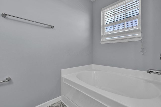 1208 Parsons Court, Pataskala, OH 43062