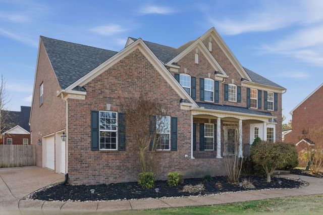 125 Windham Dr, Hendersonville, TN 37075