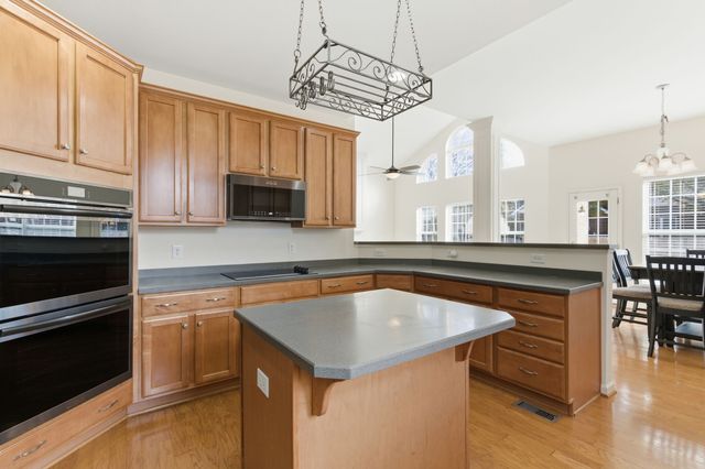 125 Windham Dr, Hendersonville, TN 37075