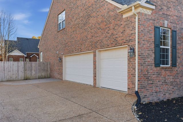 125 Windham Dr, Hendersonville, TN 37075