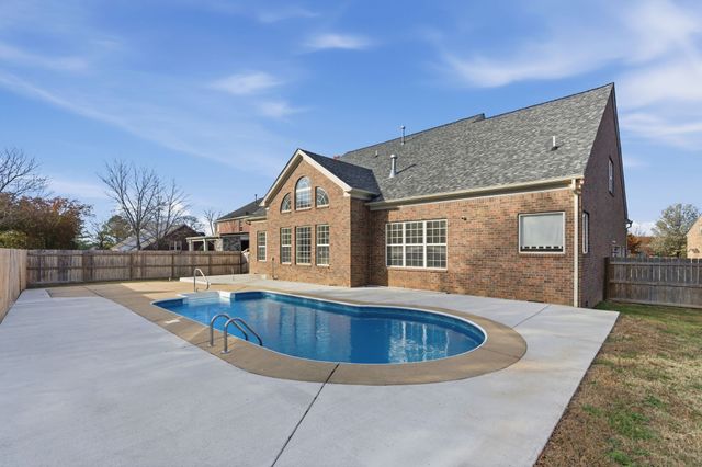 125 Windham Dr, Hendersonville, TN 37075