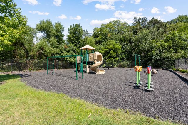 125 Windham Dr, Hendersonville, TN 37075